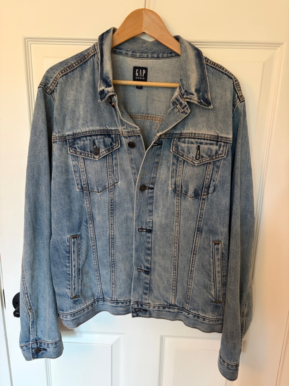 GAP Men’s Light Blue Washed Denim Jacket